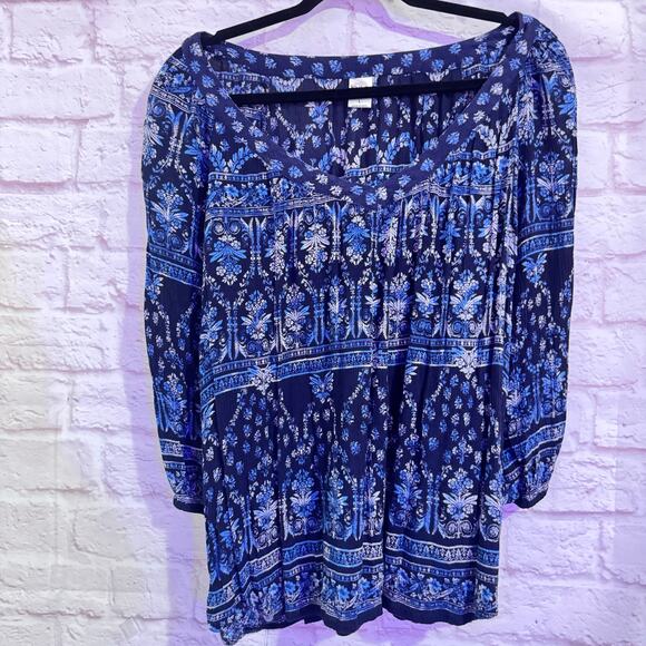 Bila SZ L Blue patterned blouse with low v neck - Picture 2 of 5